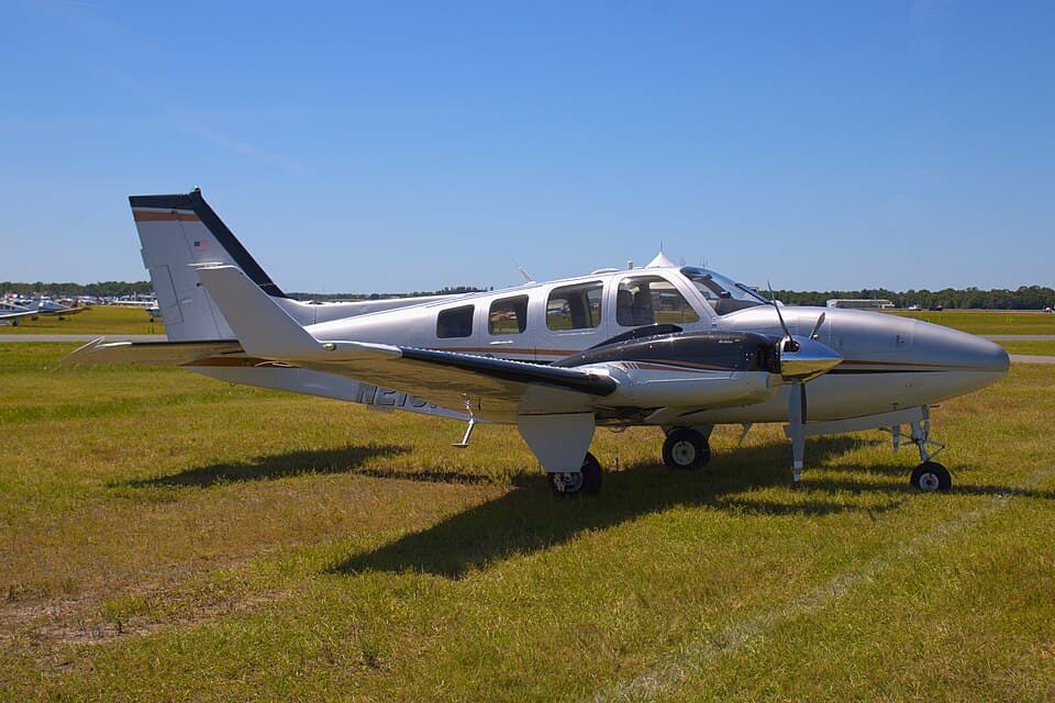 Beechcraft G58 Baron exterior photograph