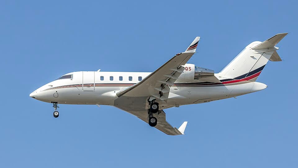 Bombardier Challenger 650 exterior photograph