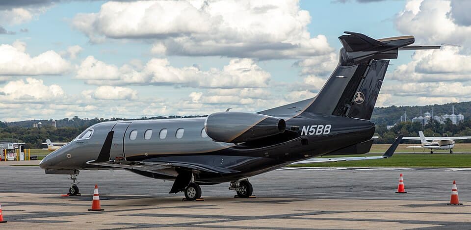 Embraer Phenom 300E exterior photograph