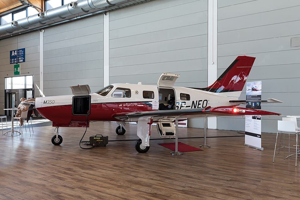 Piper M350 exterior photograph