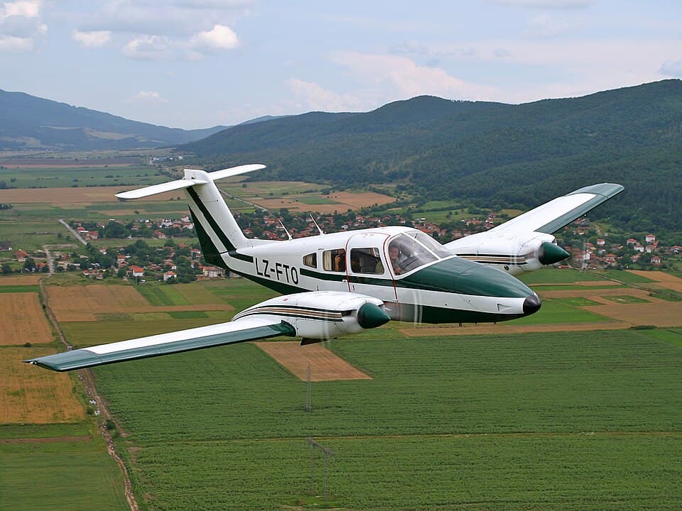 Piper Seminole exterior photograph