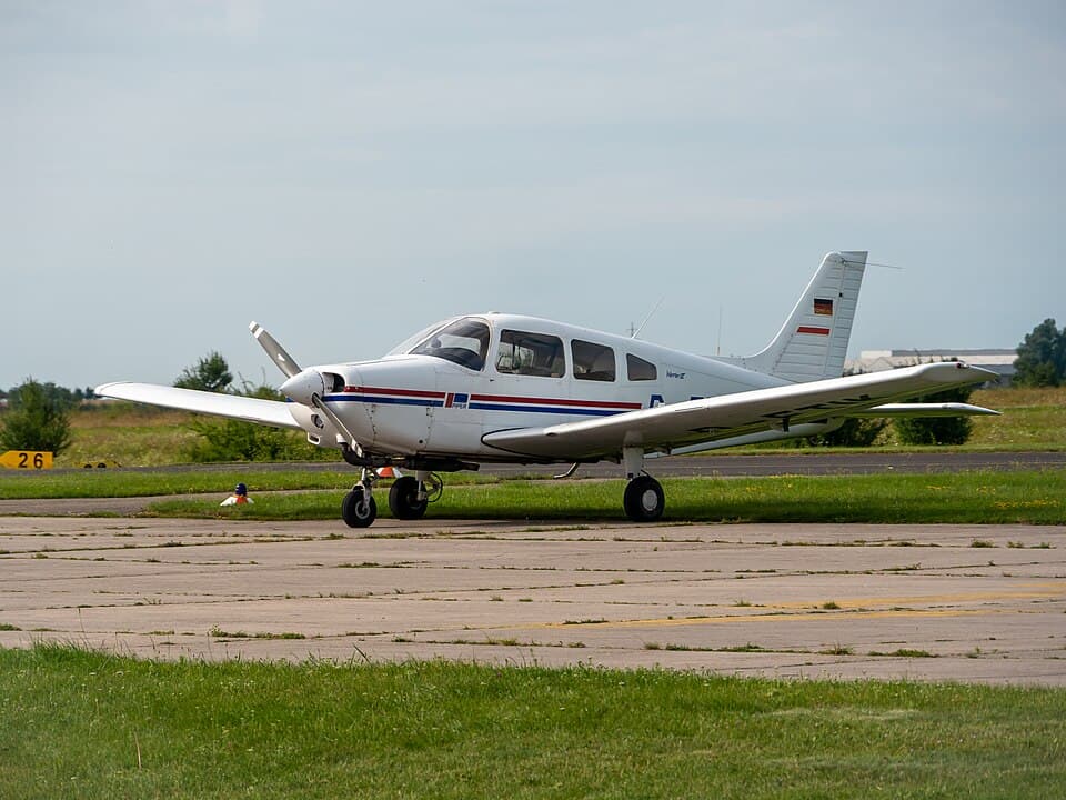 Piper Warrior III exterior photograph
